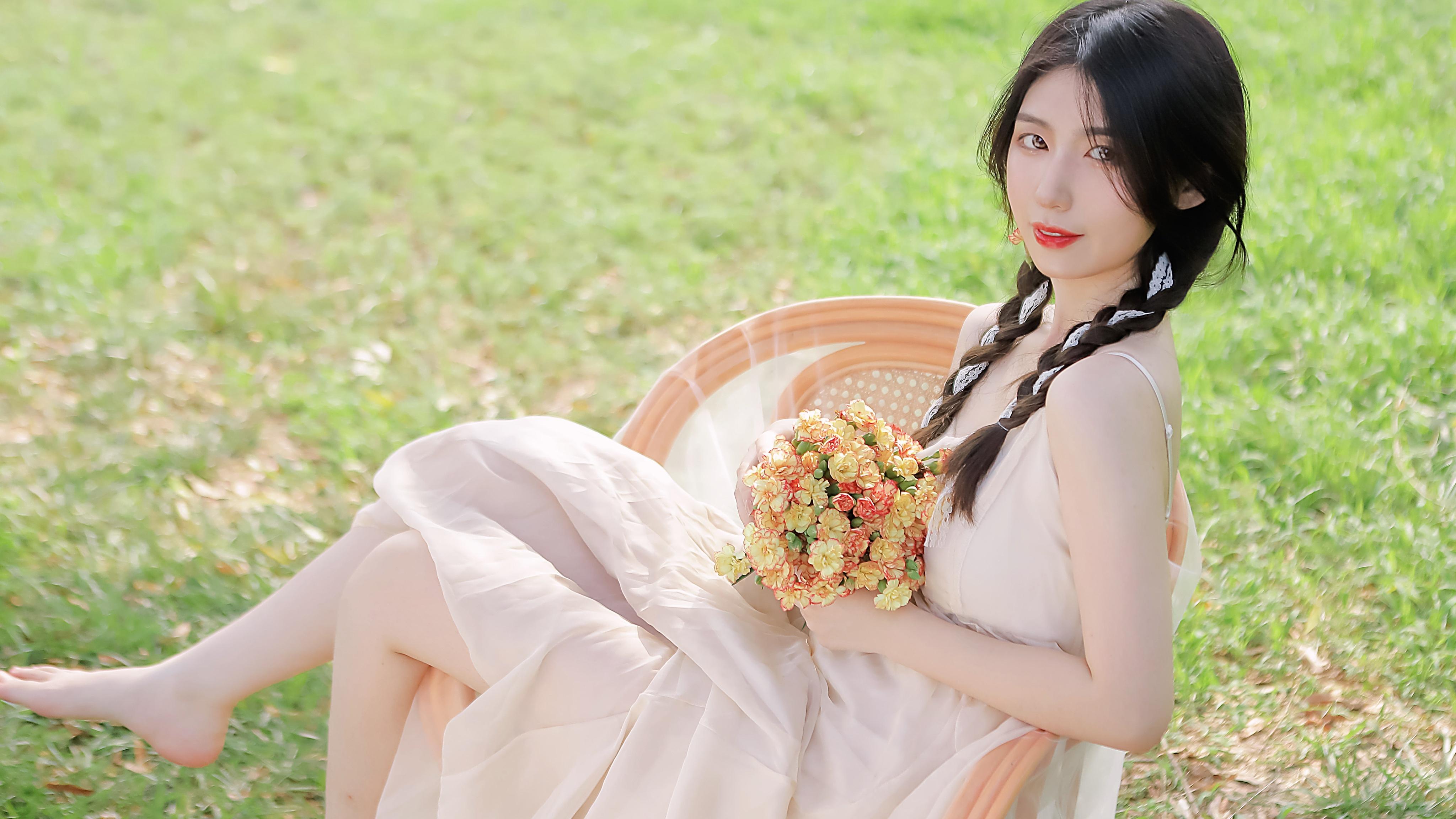 周剑大使接受斐济《今日》杂志书面专访